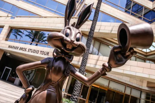 Netflix放弃提高对华纳兄弟探索收购报价，派拉蒙Skydance交易推进