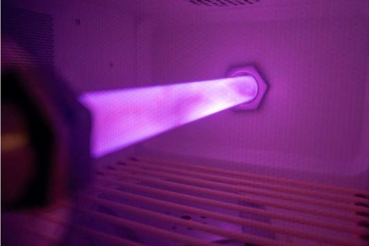 等离子体配合柠檬酸：温和工艺从废旧电池中回收近95%关键金属