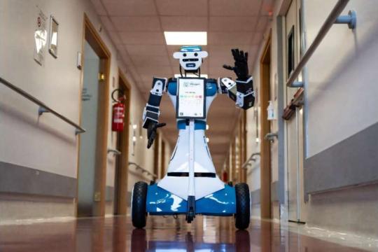 米兰医院试用1.2米高“Alter-Ego”机器人代取水并传递患者需求