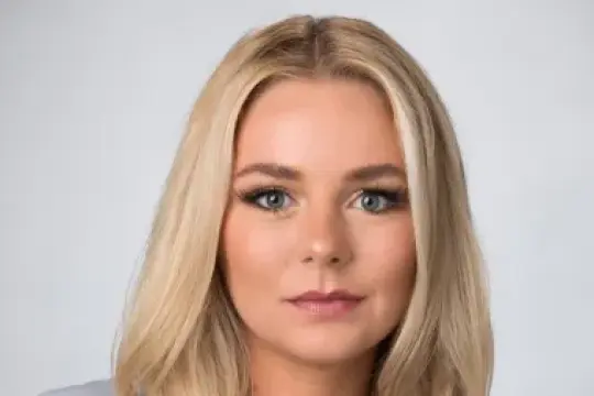 独立艺术家集团晋升Grace Burford为代理人