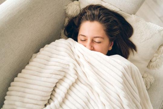 每晚在凉爽房间睡觉对身体的影响