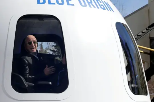 蓝色起源拟自2027年四季度起部署5408颗卫星，面向数据中心与政府企业客户