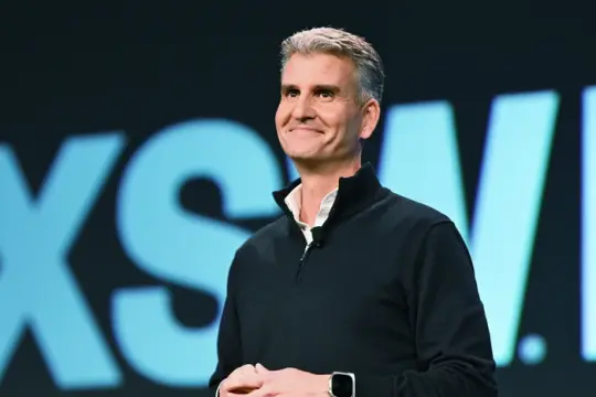 迪士尼任命乐园及邮轮业务负责人乔什·达马罗为下一任首席执行官