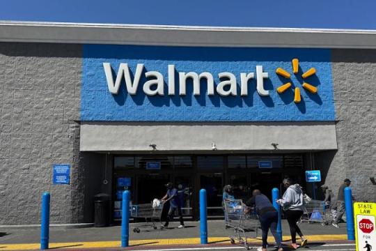 沃尔玛市值突破1万亿美元：从传统零售商加速转向技术驱动企业