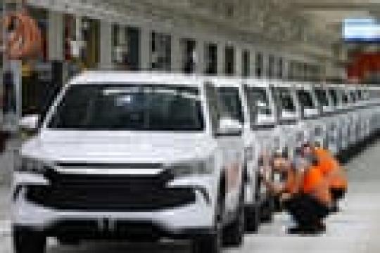 比亚迪2025年纯电销量超特斯拉，成全球最大电动汽车销售商