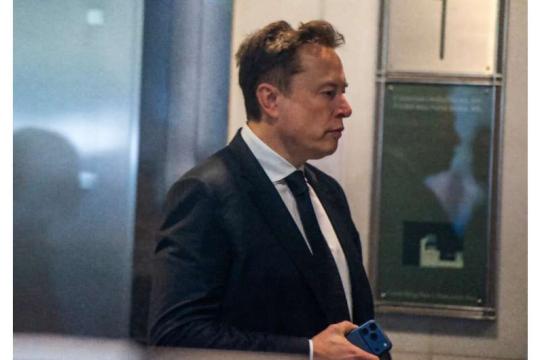 马斯克状告OpenAI：指控“偷走一个慈善机构”的AI世纪官司开审