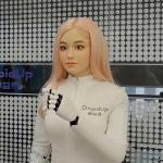 仿生AI机器人Moya在上海亮相：步态精度达92%，可进行表情与目光互动