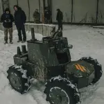 “前线更像终结者”：地面战斗机器人在乌克兰战场加速普及