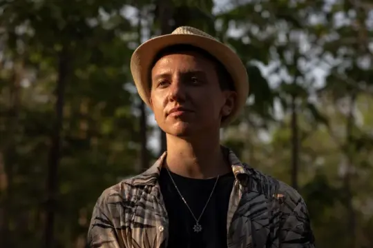 认识AI“越狱者”：在测试模型安全的同时承受心理代价