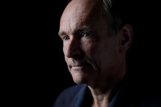 伯纳斯-李称“修复互联网还不晚”，呼吁为“网络灵魂”而战