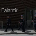 逾22.9万人签署请愿书，敦促英国政府终止与Palantir公共合同