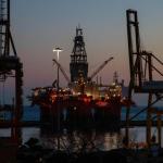 油价冲上100美元上方引发避险情绪，比特币维持区间震荡，60,000与75,000美元成关键水平