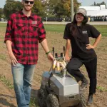 Upside Robotics开发太阳能自主机器人 助力玉米种植减肥料用量七成