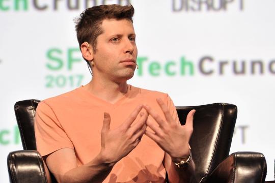 OpenAI高速扩张引发法律与监管压力，万亿美元估值预期面临考验