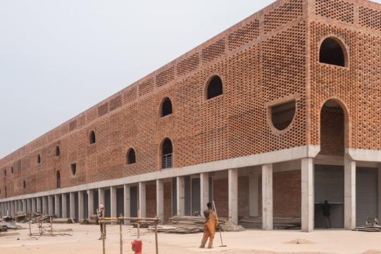 停业五年后，金沙萨Zando历史市场将于2月重开，目标日均接待百万顾客