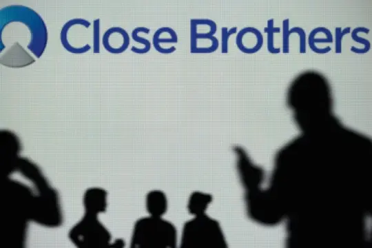 Close Brothers拟裁员约600人并加快部署人工智能 以应对汽车金融赔偿压力