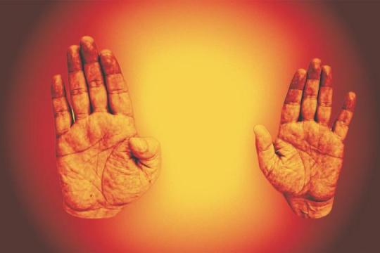 心理学研究：如何运用依恋与情绪调节理论改善困难关系