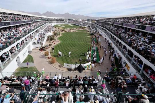 WM凤凰公开赛第16洞重塑：从一次性搭建到模块化“体育场洞”范本