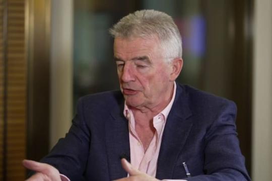 喷气燃料成本飙升推高票价 美国航空业称旅客需求仍稳健