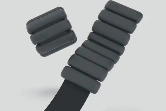 成功女性表示锻炼是她们日常生活的核心部分，她们的必备品包括Alo瑜伽服和Oura Ring替代品