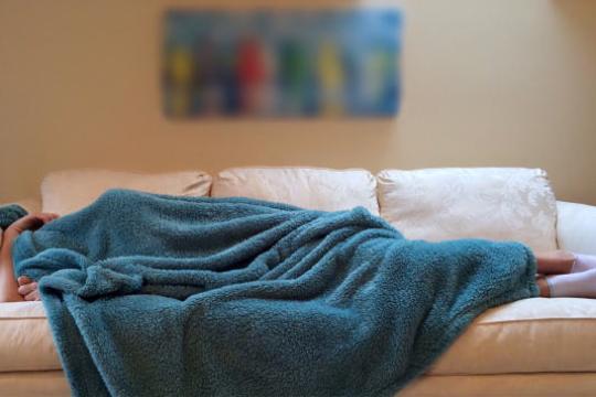 研究识别五种睡眠-觉醒类型：早起与晚睡人群内部差异显现