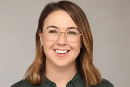 切尔西·卡多斯晋升为Alloy Entertainment电视部门副总裁