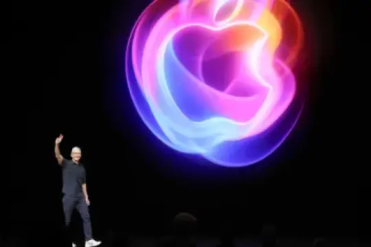 苹果宣布2025年假日季度iPhone销售创纪录；全球活跃设备达25亿台