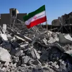 美国保守派媒体就伊朗问题公开交锋：卡尔森、凯利与夏皮罗、莱文互相指责