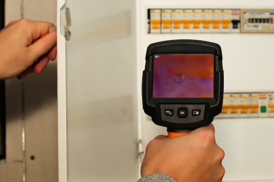 一次五分钟电路检测发现住宅布线缺陷：提前修复避免更高维修成本