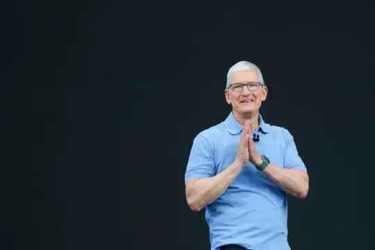 苹果宣布库克卸任CEO转任执行主席，约翰·特纳斯将于9月1日接任