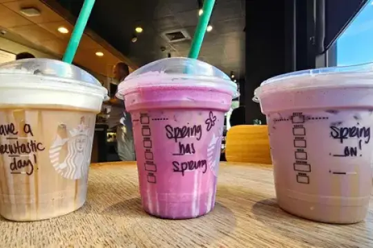 星巴克春季新品菜单推出紫薯、薰衣草和椰子风味饮品，口感如何？