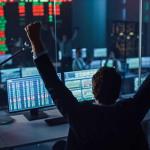 DAX完成关键缺口回补 技术信号指向短线回调风险