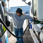 霍尔木兹海峡受阻推升能源成本：化肥、航班与美国抵押贷款利率同步承压