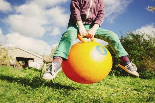 以太坊及主要加密货币走高，比特币反弹至7.6万美元上方但市场情绪仍偏谨慎