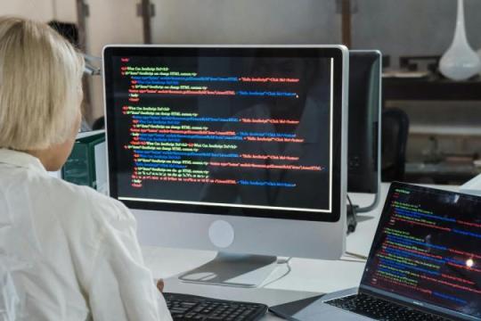 AI专属社交平台Moltbook上线：人类仅可旁观，3.2万个代理自主对话