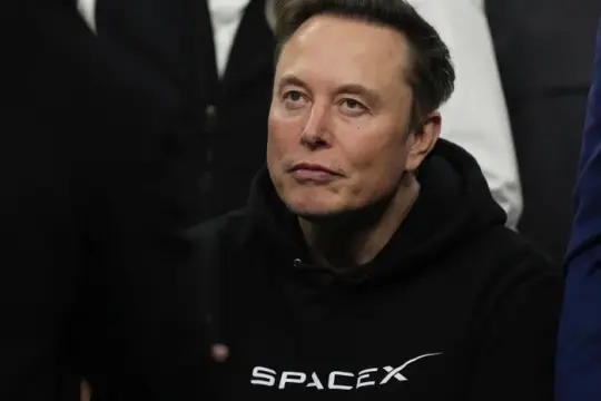 SpaceX拟以每股135美元发行5.556亿股，IPO筹资或达750亿美元