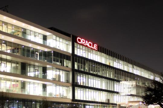 甲骨文与OpenAI数据中心项目或需5000亿美元资金 华尔街重新评估AI基建风险