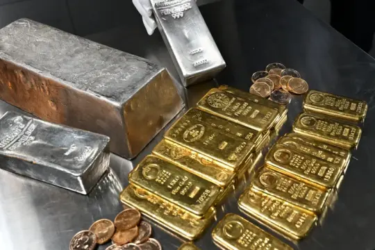 金银价格大幅走高：避险需求与政策不确定性推升贵金属投资