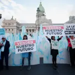 阿根廷国会通过冰川法修正案 放宽安第斯冰冻区采矿限制引发抗议