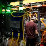 通用汽车预计获5亿美元关税退款 上调2026年盈利预期