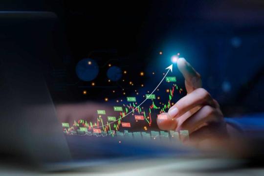 GBPJPY突破关键阻力位208，技术结构指向216–219区间