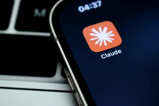 Relx回应市场对“Claude”冲击担忧：上调回购规模并预计2026年保持强劲增长