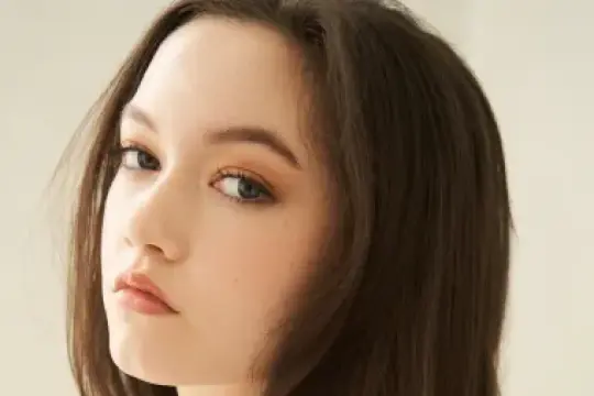 Thruline娱乐与Gersh签约《Electric Bloom》主演Ruby Marino