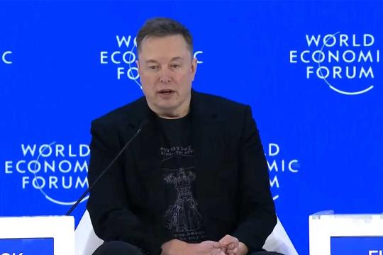 人工智能加速渗透产业链：从企业流程到实体机器人，能源与治理压力同步上升