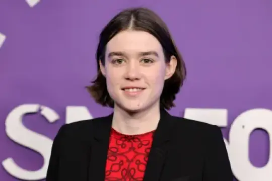 《周六夜现场》演员简·威克莱恩签约WME