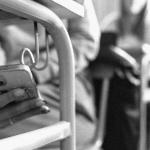 美国多州收紧校园手机使用 俄亥俄实践呈现复杂效果