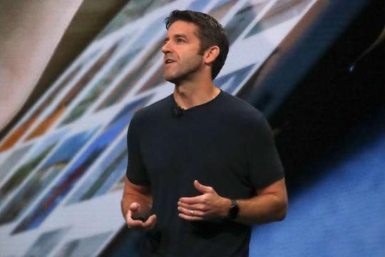 多年隐身幕后后走向台前：苹果新任CEO约翰·特纳斯