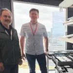 走进亚马逊Trainium实验室：支撑Anthropic、OpenAI与苹果合作的AI芯片布局