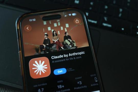 Anthropic内部文件泄露：测试中AI模型“Claude Mythos”引发网络安全担忧，软件板块与加密货币走低