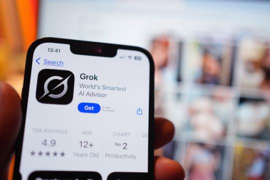 英国通信管理局对马斯克旗下X平台启动调查，聚焦Grok生成性化图像问题